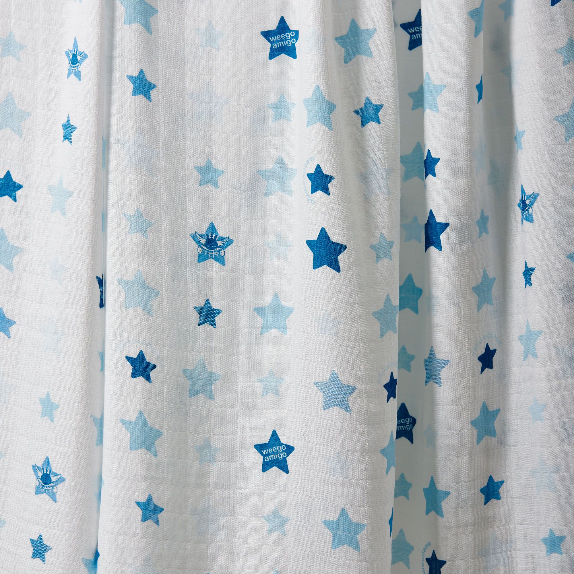 weegoamigo muslin swaddle white with light blue and dark blue. moonlight baby sleep melbourne